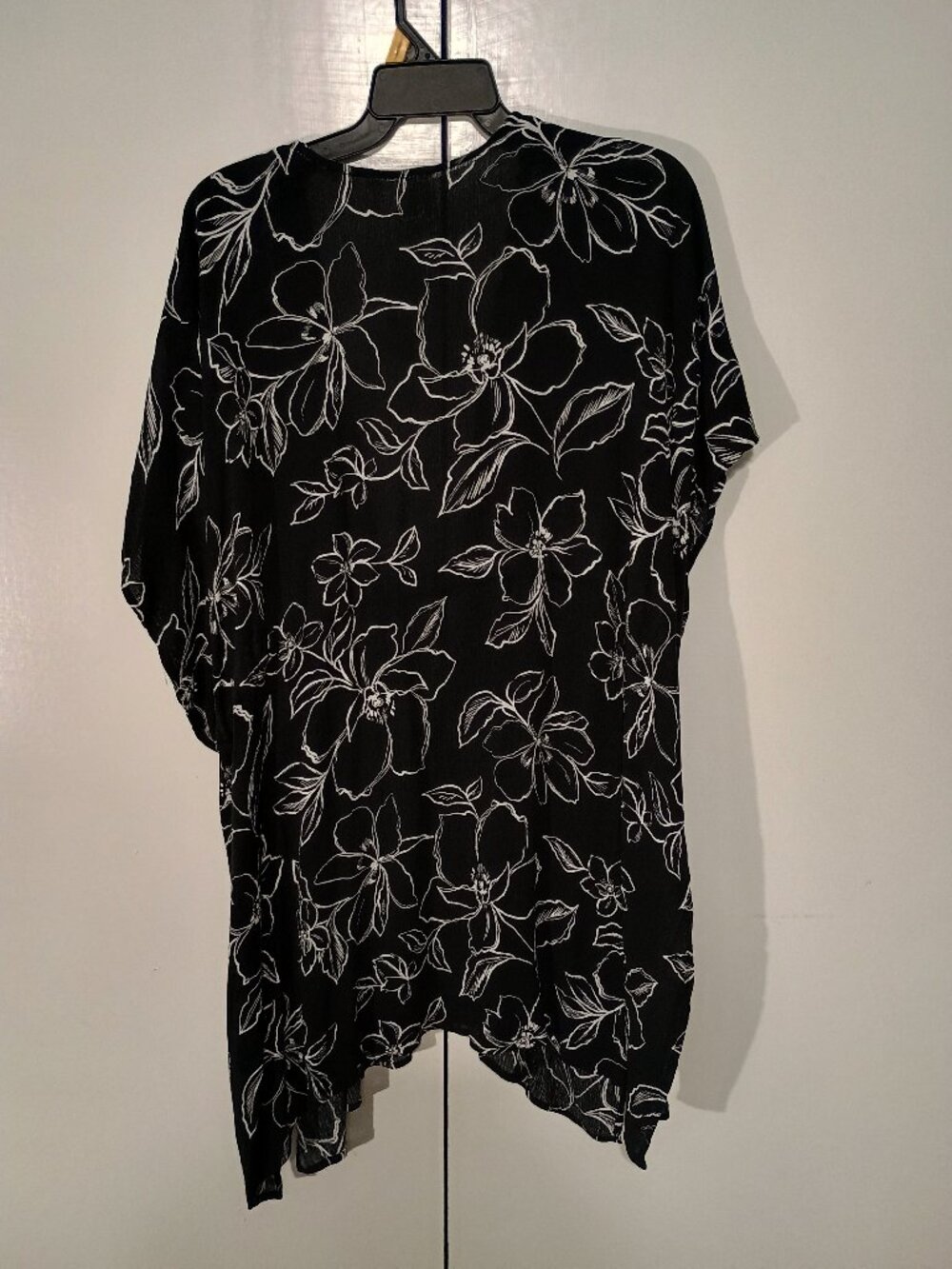 Time and Tru Black Floral Sheer Open Front Kimono Cardigan Women’s L/XL NWT - Picture 3 of 6